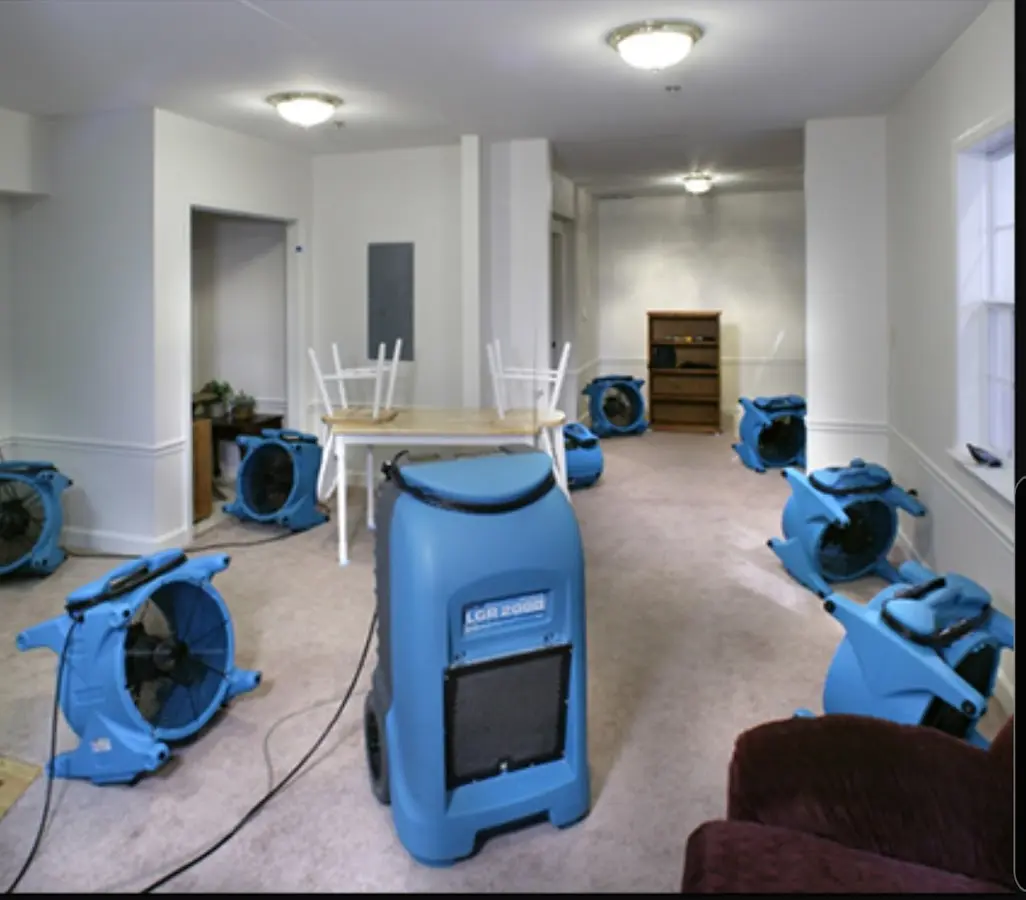 Air movers and dehumidifier setup for Water Extraction & Removal in Cudahy